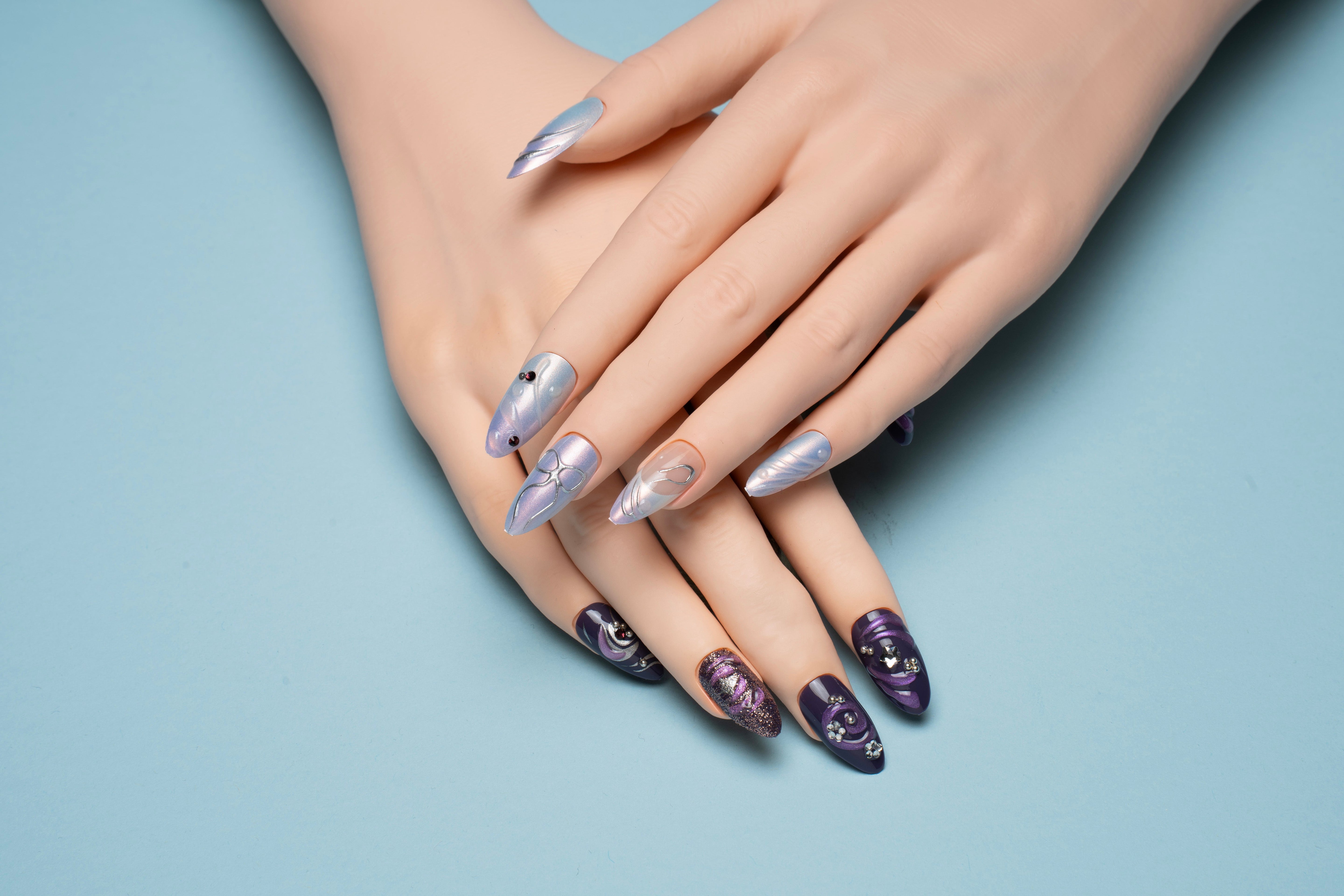 Glitter Marshmallow Nails